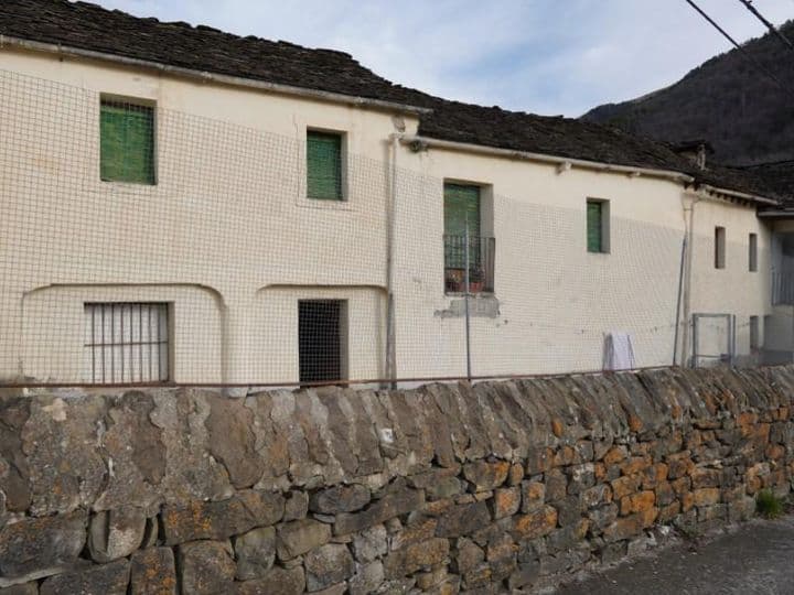 House for sale in Sobrarbe, Spain - Image 11