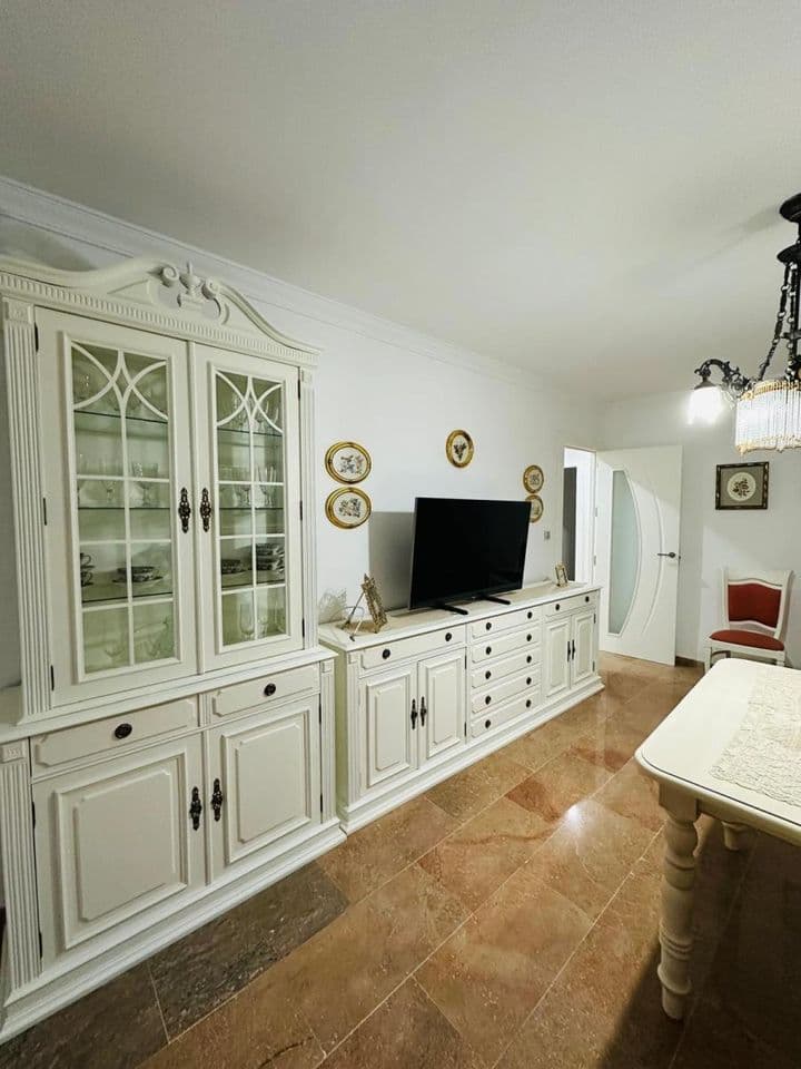 3 bedrooms apartment for rent in Camino de Ronda, Spain - Image 4