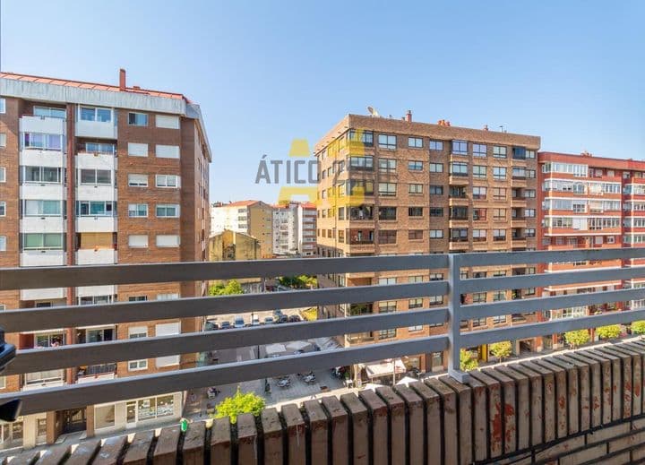 4 bedrooms apartment for rent in Vigo, Spain - Image 2