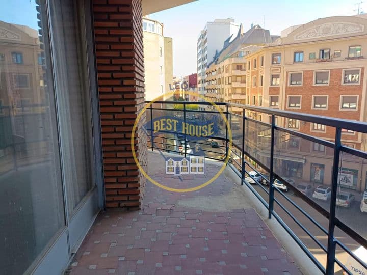 4 bedrooms apartment for sale in Leon, Spain - Image 10