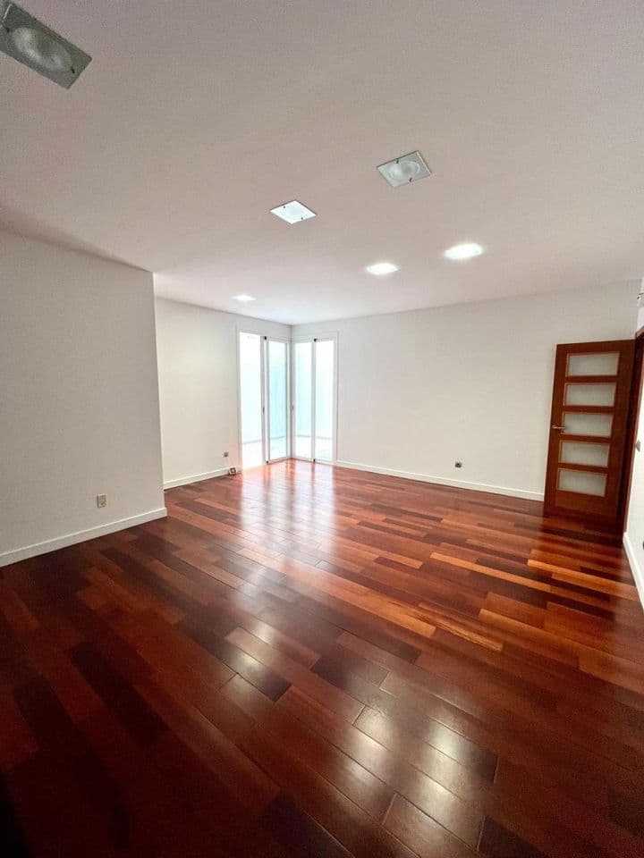 3 bedrooms apartment for sale in Triana, Spain