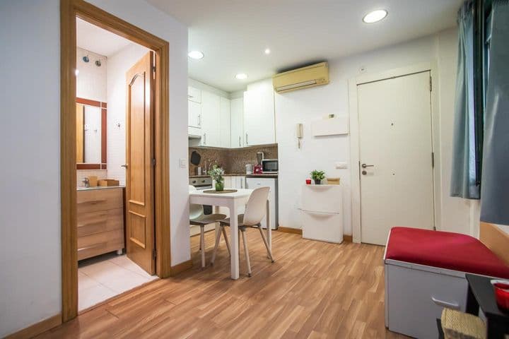 Apartment for rent in Ciutat Vella, Spain - Image 9