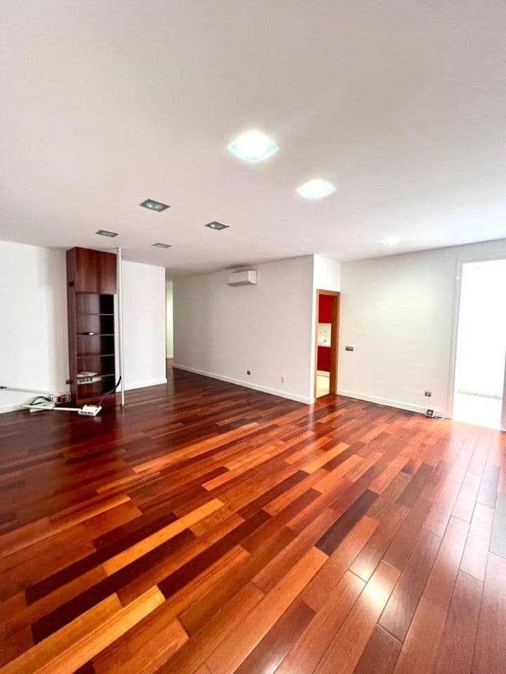 3 bedrooms apartment for sale in Triana, Spain - Image 3