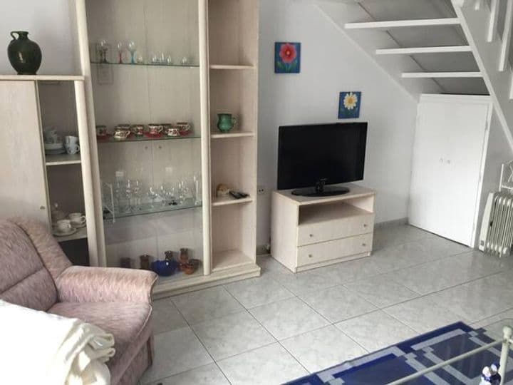 3 bedrooms apartment for rent in Centro Internacional, Spain - Image 6