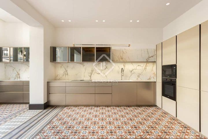 3 bedrooms apartment for sale in Barcelona, Spain - Image 3