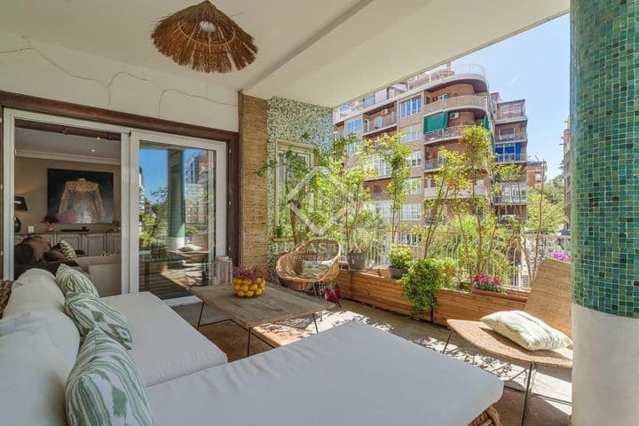 4 bedrooms apartment for sale in Barcelona, Spain