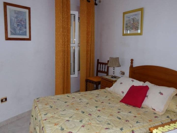 1 bedroom apartment for rent in Centro Internacional, Spain - Image 4