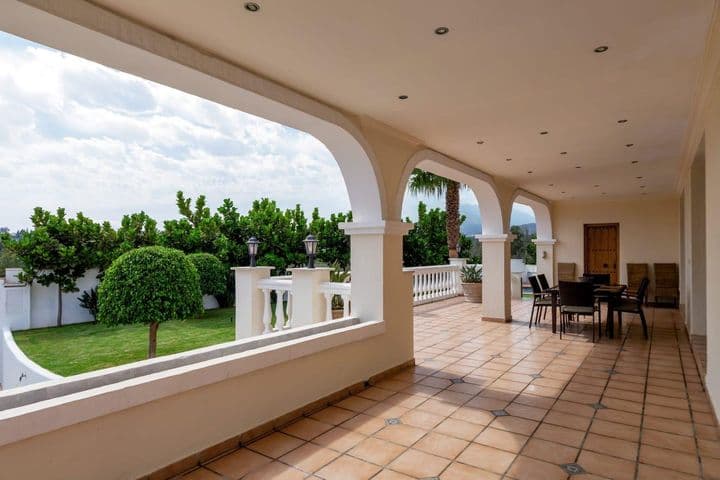 4 bedrooms house for rent in Marbella, Spain - Image 12