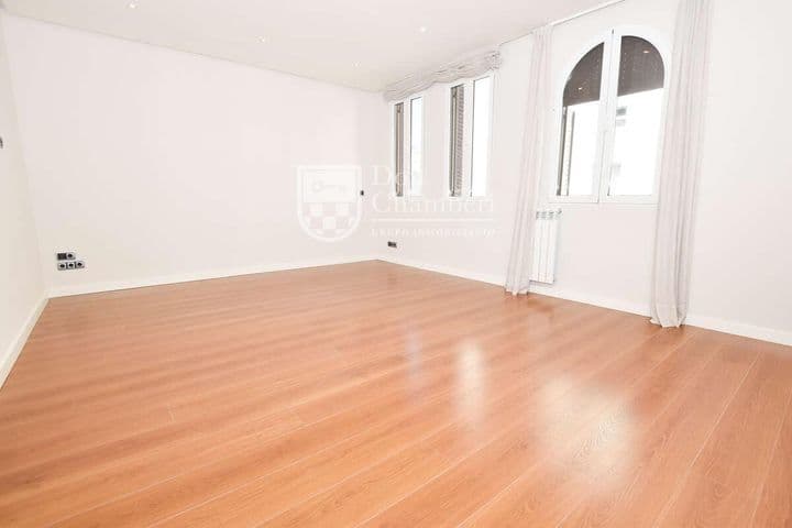 3 bedrooms apartment for rent in Chamberi, Spain - Image 9