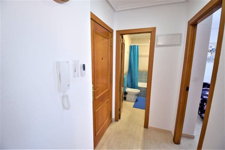 1 bedroom apartment for rent in Avenida Habaneras - Curva de Palangre, Spain - Image 9