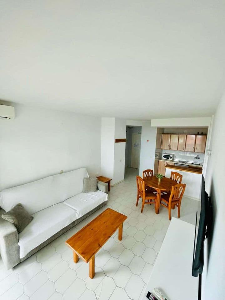 1 bedroom apartment for rent in Parque de la Paloma, Spain - Image 6