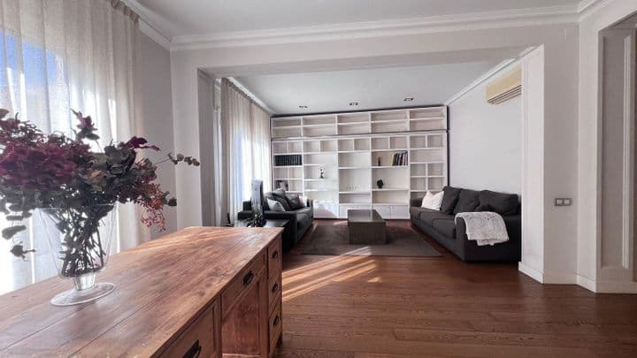 4 bedrooms apartment for rent in Sant Gervasi, Spain - Image 11