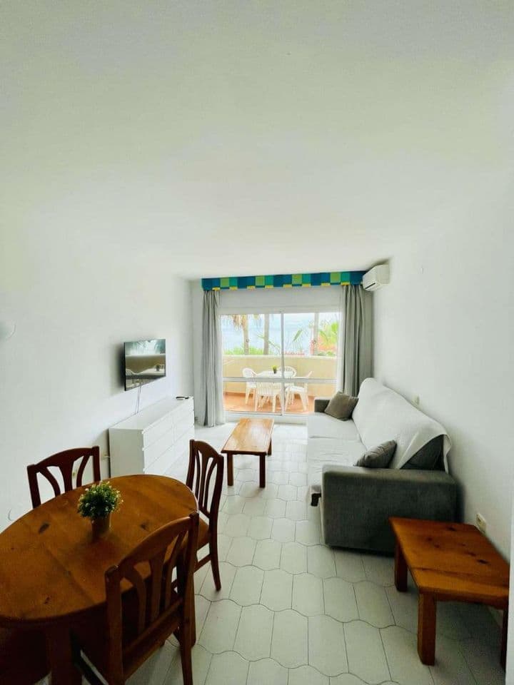 1 bedroom apartment for rent in Parque de la Paloma, Spain - Image 9