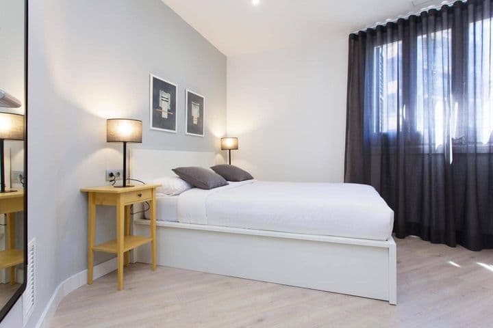 3 bedrooms apartment for rent in Esquerra de lEixample, Spain - Image 11