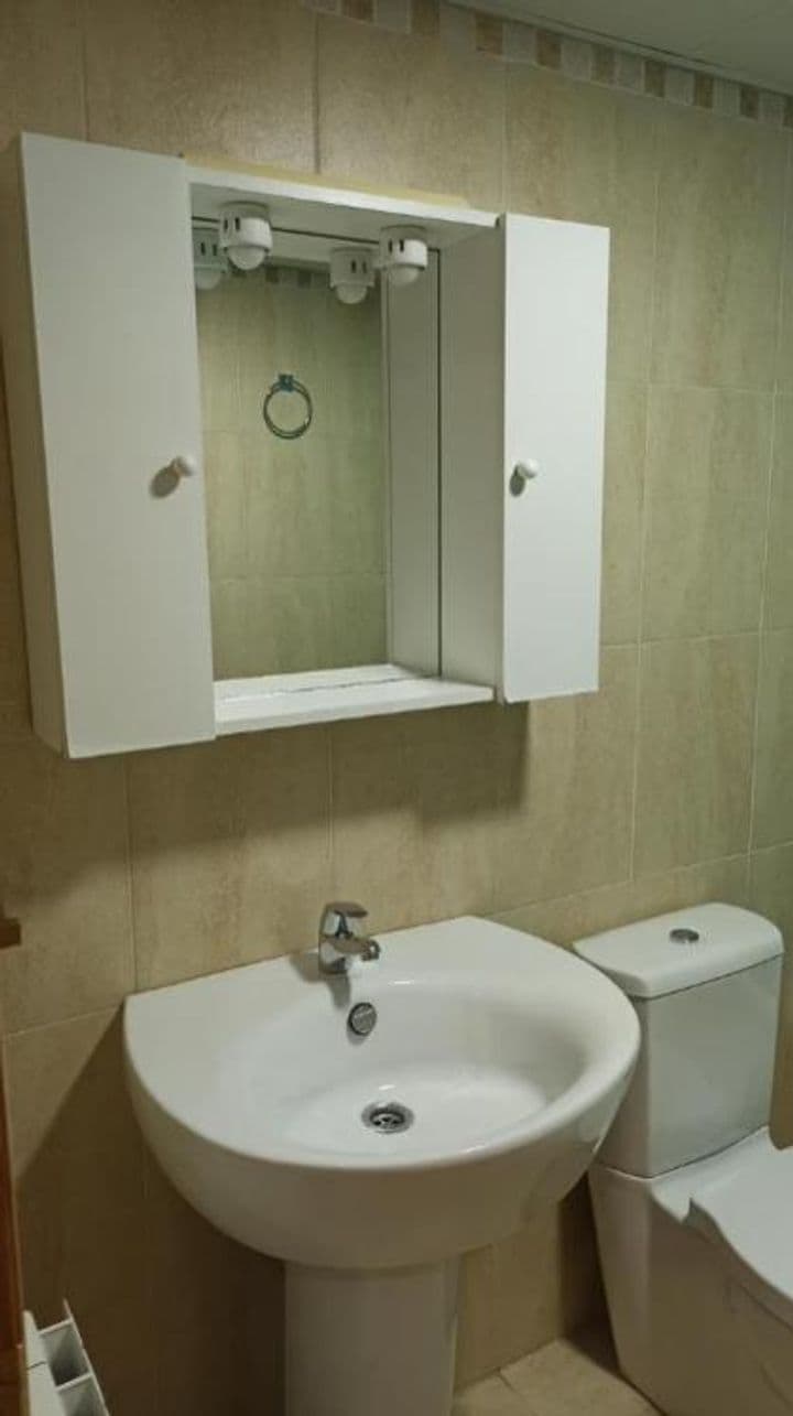 2 bedrooms apartment for rent in Vega de Granada, Spain - Image 6