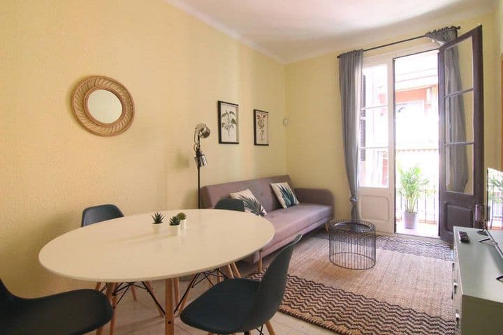 3 bedrooms apartment for sale in La Bordeta-Hostafrancs, Spain - Image 2