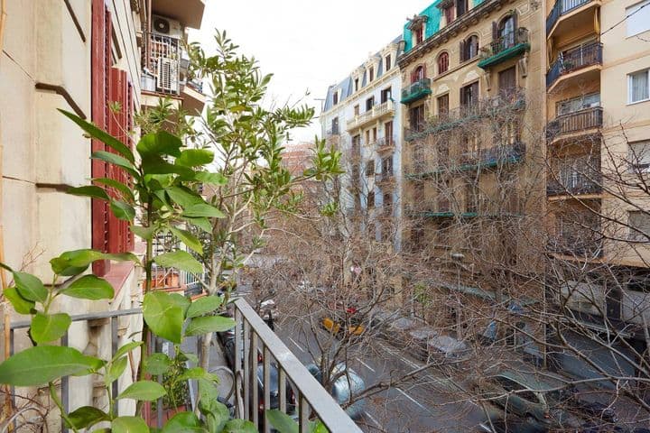 1 bedroom apartment for rent in Dreta de lEixample, Spain - Image 10