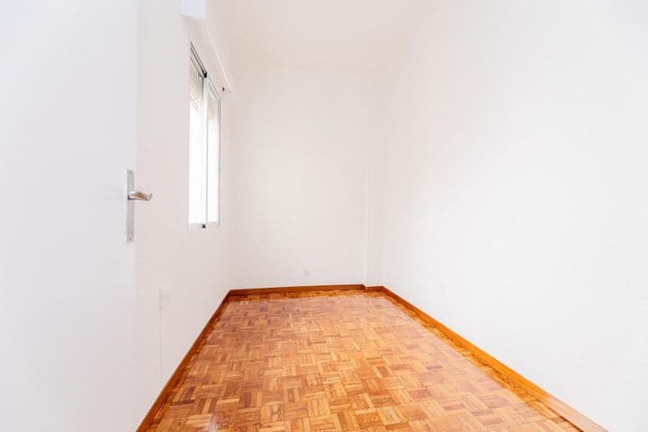 3 bedrooms apartment for rent in Castellana, Spain - Image 6