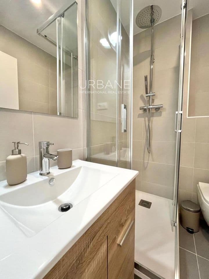 2 bedrooms apartment for rent in Sagrada Familia, Spain - Image 10