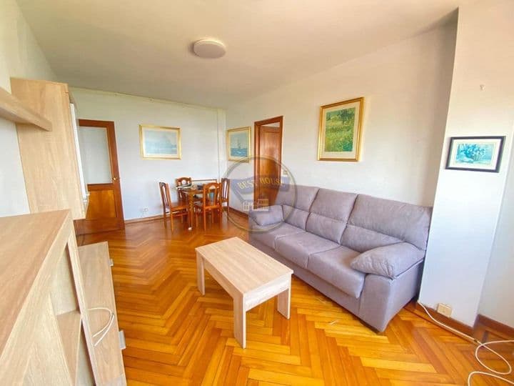 2 bedrooms apartment for rent in Vigo, Spain - Image 2