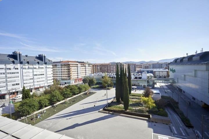 4 bedrooms apartment for rent in Vitoria-Gasteiz, Spain - Image 12