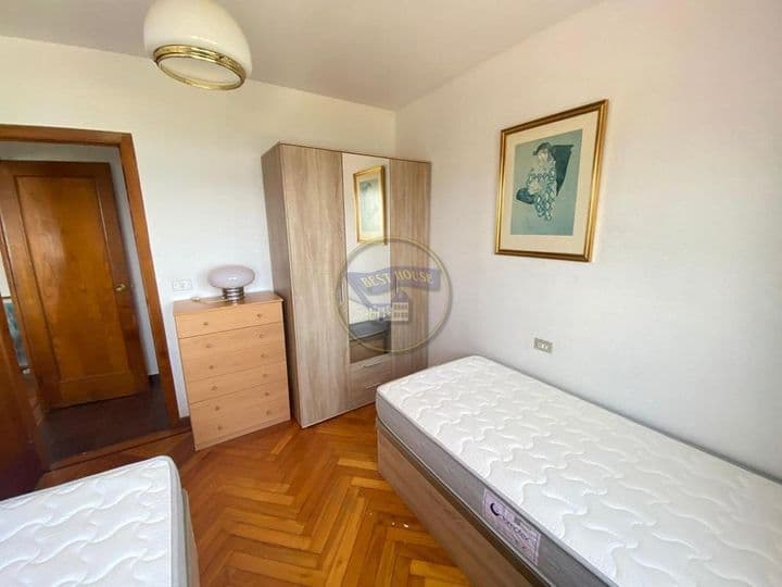 2 bedrooms apartment for rent in Vigo, Spain - Image 12