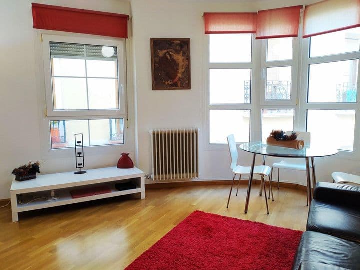 2 bedrooms apartment for rent in Zaragoza, Spain - Image 14