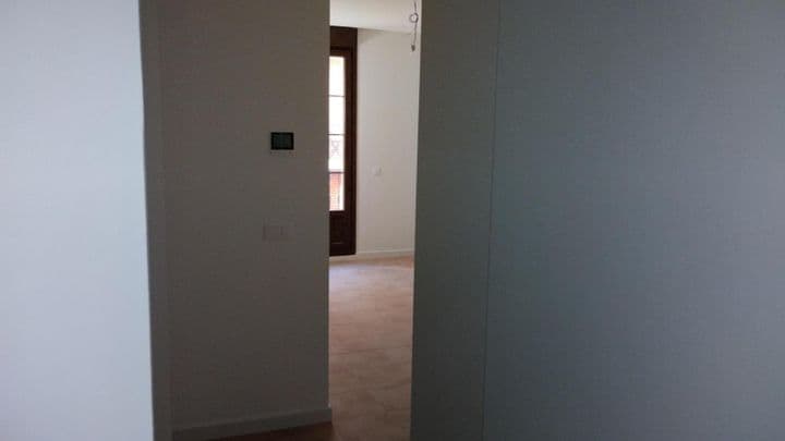 1 bedroom apartment for rent in Zaragoza, Spain - Image 6