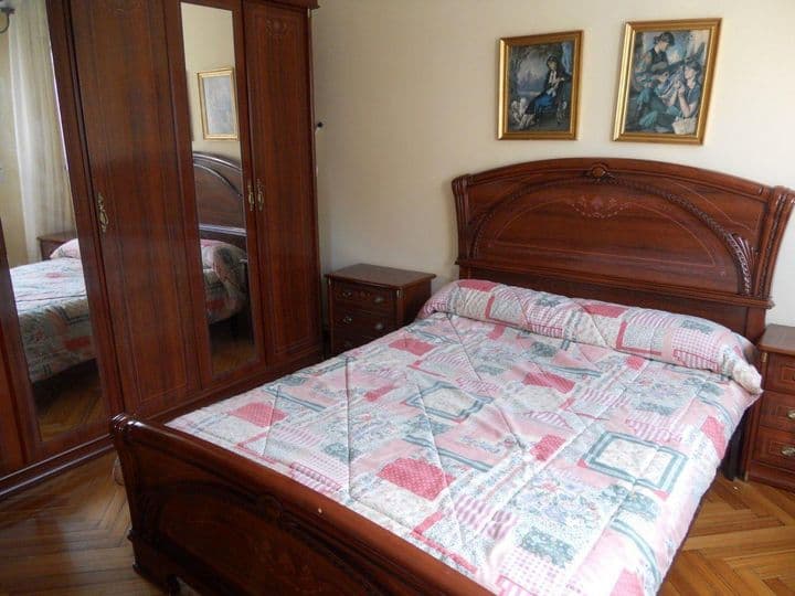 3 bedrooms apartment for rent in Santander, Spain - Image 4