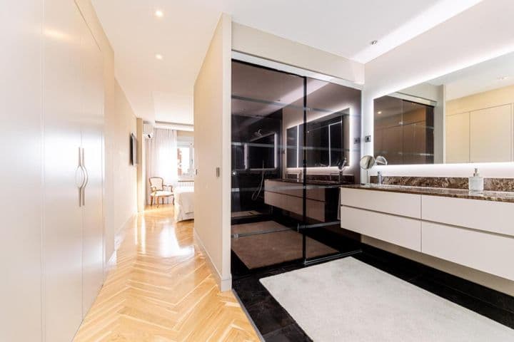 3 bedrooms apartment for sale in Madrid, Spain - Image 25