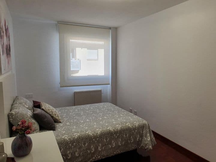 2 bedrooms apartment for rent in Pamplona, Spain - Image 16