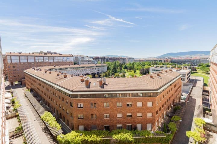 3 bedrooms apartment for rent in Pamplona, Spain - Image 8