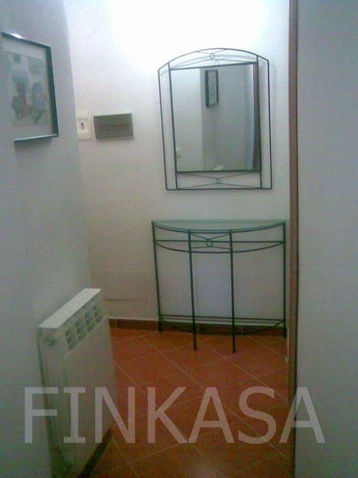 2 bedrooms apartment for rent in Salamanca, Spain - Image 4