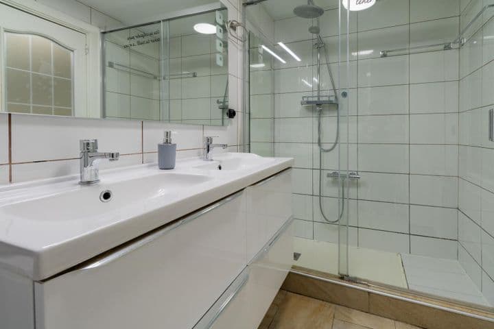 2 bedrooms apartment for rent in Pamplona, Spain - Image 24