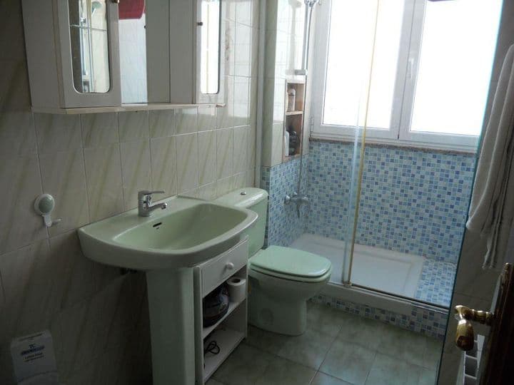 3 bedrooms apartment for rent in Santander, Spain - Image 13