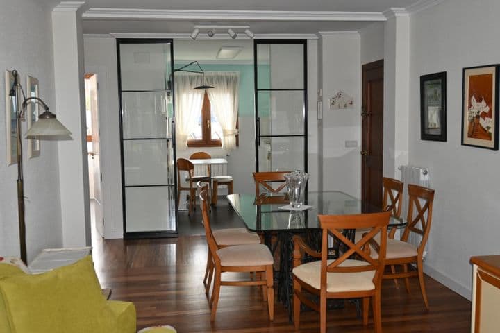 2 bedrooms apartment for rent in Santander, Spain - Image 4