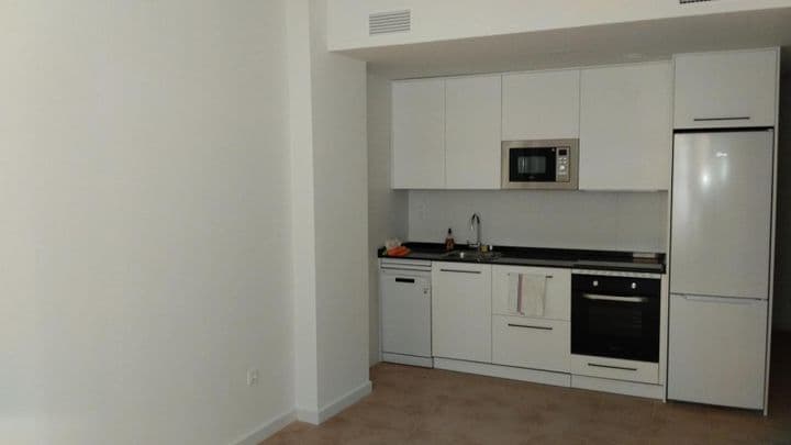 1 bedroom apartment for rent in Zaragoza, Spain - Image 12