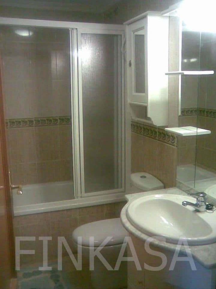 2 bedrooms apartment for rent in Salamanca, Spain - Image 11