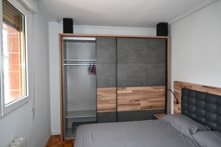 3 bedrooms apartment for rent in Santander, Spain - Image 8