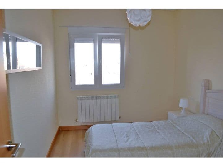 2 bedrooms apartment for rent in Palencia, Spain - Image 10