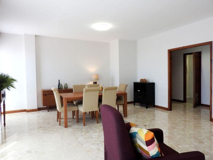 4 bedrooms apartment for rent in Las Palmas de Gran Canaria, Spain - Image 12