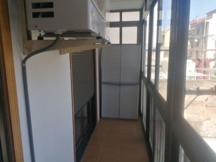 1 bedroom apartment for rent in Zaragoza, Spain - Image 15