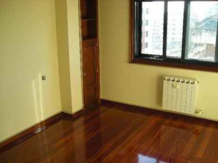 4 bedrooms apartment for rent in Vigo, Spain - Image 4