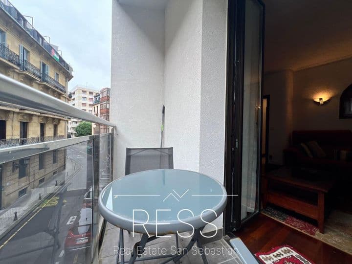 3 bedrooms apartment for rent in Donostia-San Sebastian, Spain - Image 2