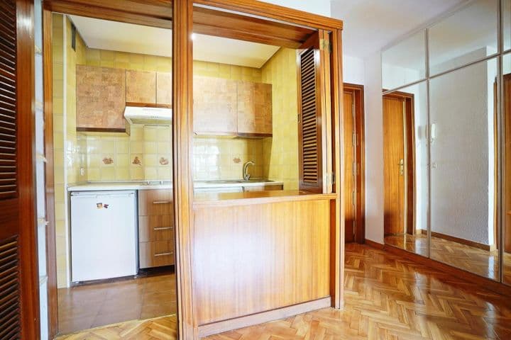 1 bedroom apartment for rent in Madrid, Spain - Image 7