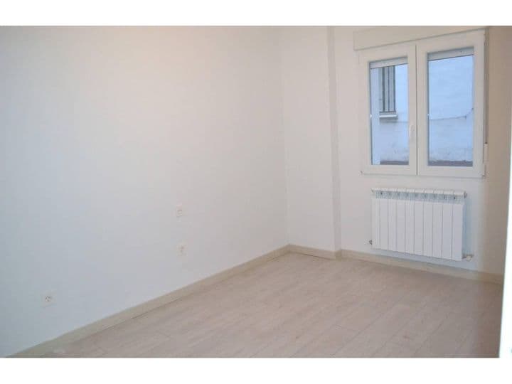 2 bedrooms apartment for rent in Palencia, Spain - Image 24