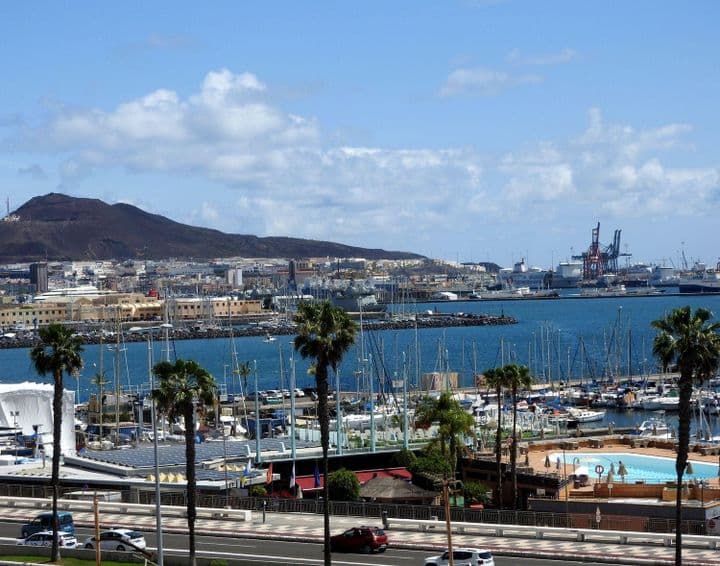 4 bedrooms apartment for rent in Las Palmas de Gran Canaria, Spain - Image 22