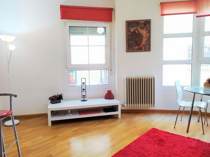 2 bedrooms apartment for rent in Zaragoza, Spain - Image 20