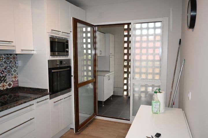 4 bedrooms apartment for rent in Santander, Spain - Image 11