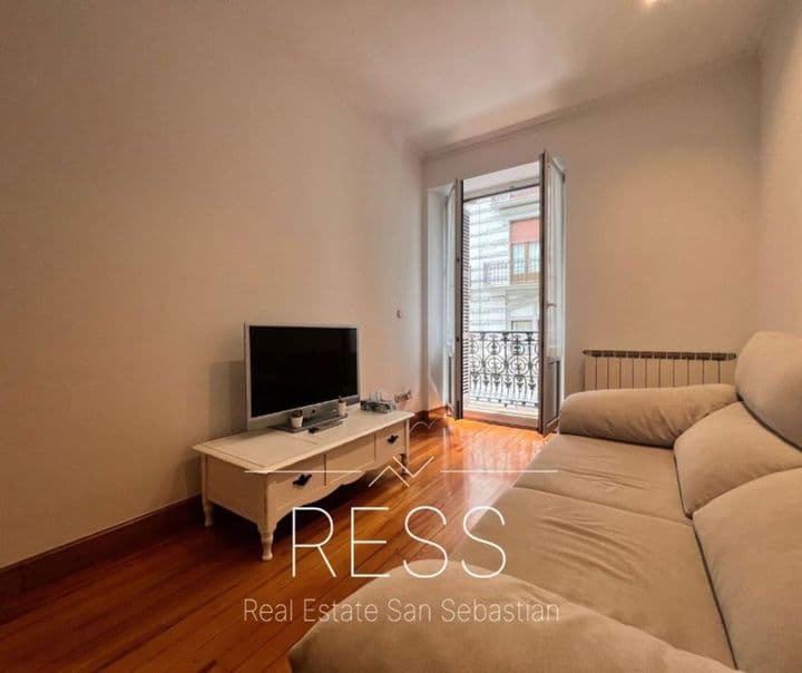 2 bedrooms apartment for rent in Donostia-San Sebastian, Spain - Image 3